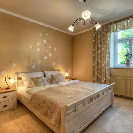 Pansky Dum 4*