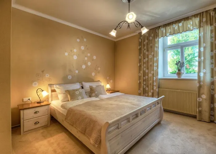 Pansky Dum 4*